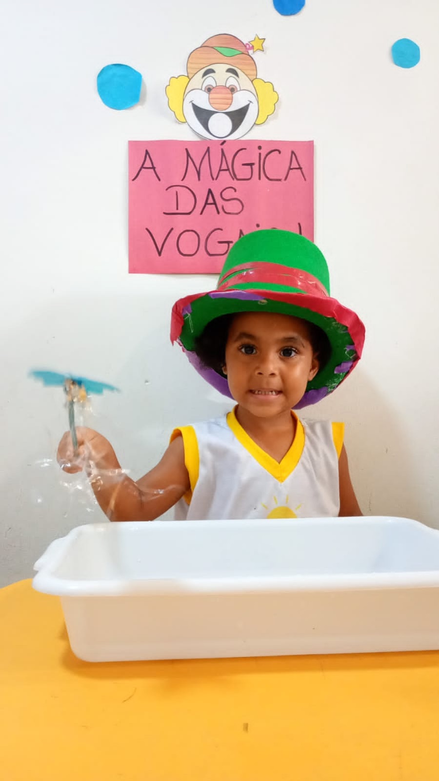 Atividade A mágica das vogais na Dias do Saber